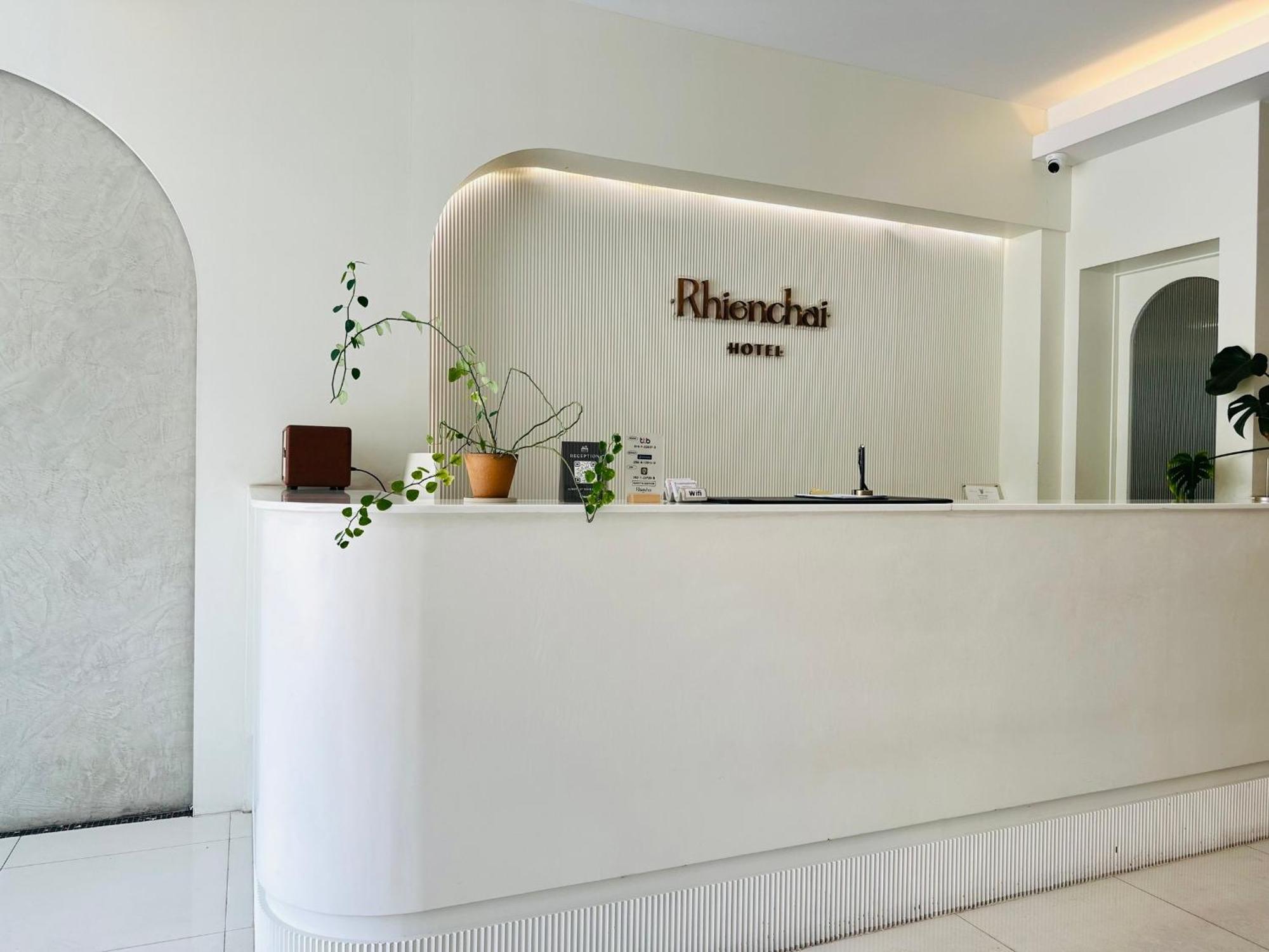 Rhienchai Place Hotel سوراثاني المظهر الخارجي الصورة